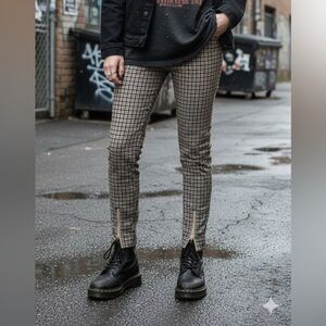 😍2/$20 NWOT Pretty Little Thing Sz 6 Plaid High Waist Slim Zip Ankle Trousers